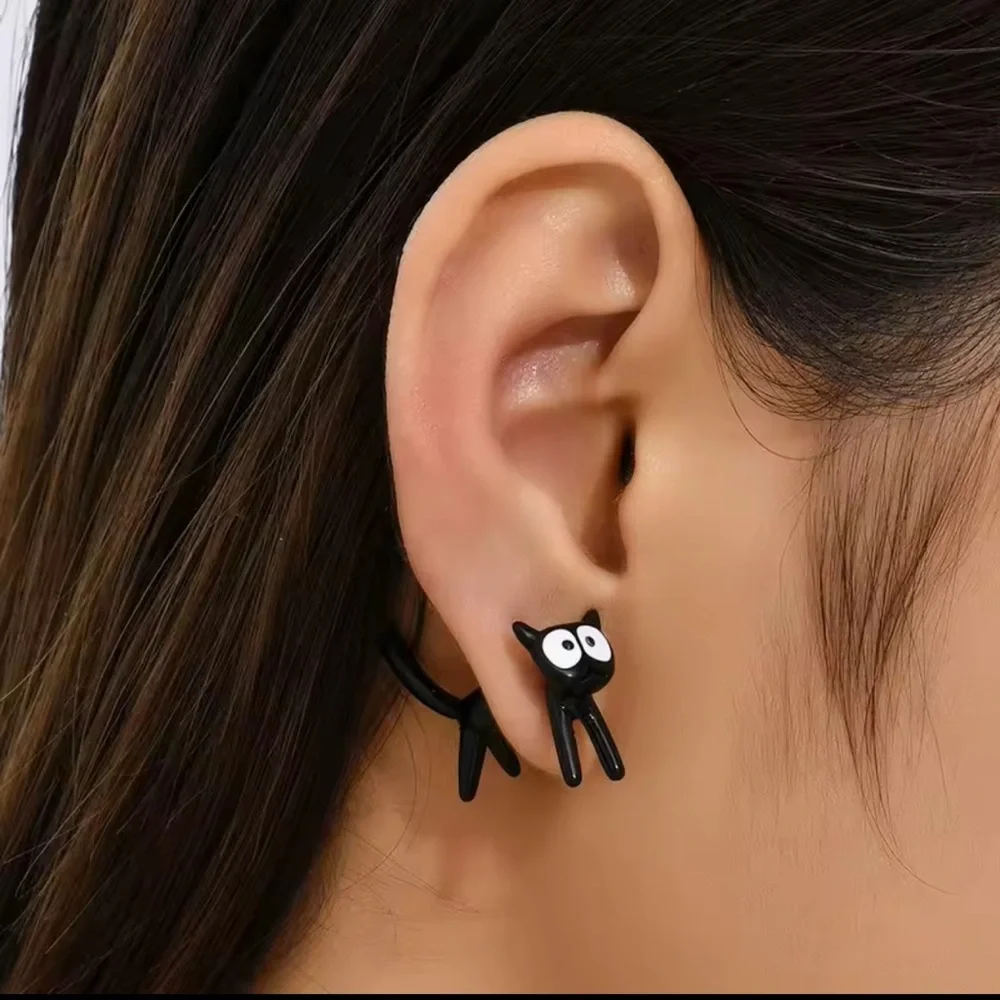 Playful Black Cat Stud Earrings ๐พ - Picture 1 of 7